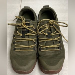Men’s Columbia hiking shoes 10.5